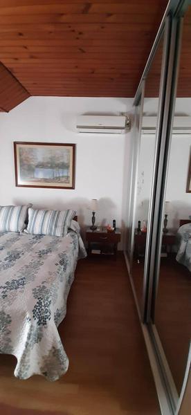 Casa en Venta con Cochera y Quincho 2