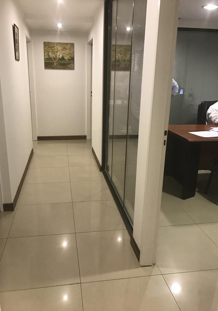 Oficina en Retiro 5
