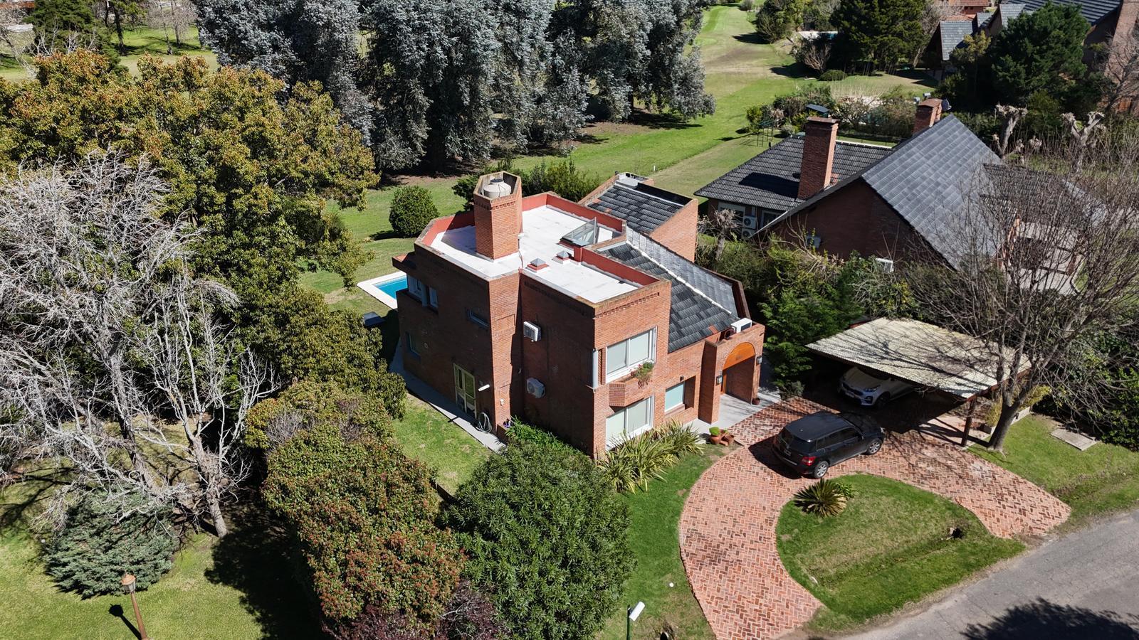 Casa sobre GOLF Alquiler Temporario 3 dorm. impecable estado amoblada y equipada