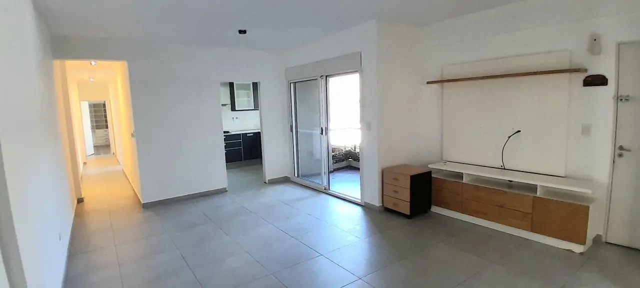 Departamento de 3 ambientes en zona residencial muy tranquila. 4