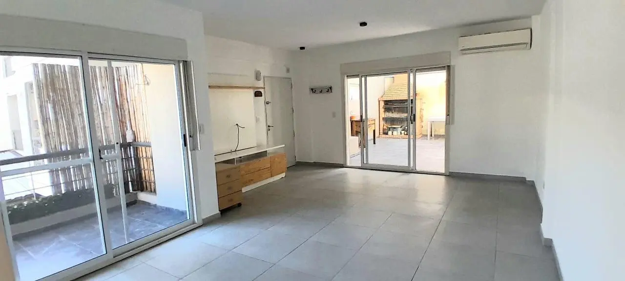 Departamento de 3 ambientes en zona residencial muy tranquila. 3