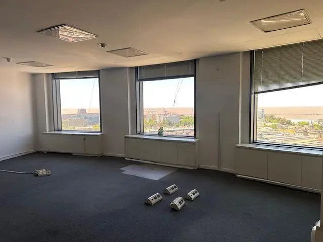 Oficina en piso alto con vista panorámica 3