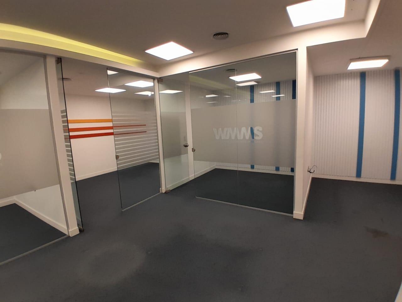 Foto de Oficina en planta baja, ideal atencion al publico, depositos, etc., imagen 1