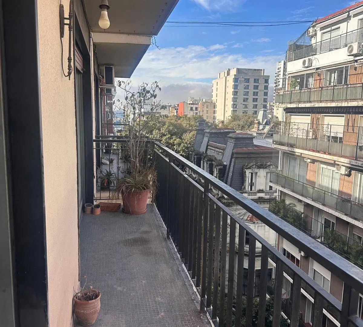 Semipiso alto en la mejor zona de Recoleta 8