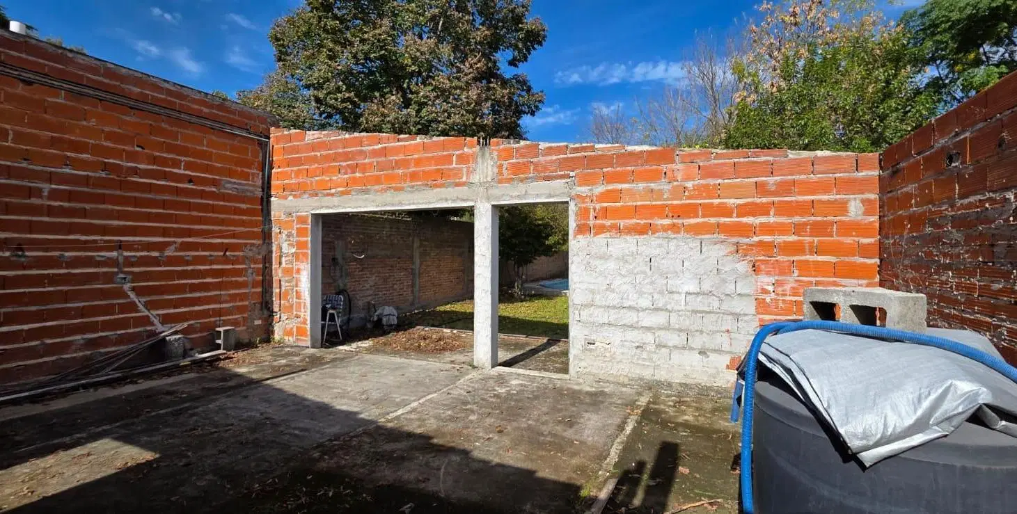 Casa en construcción en Plátanos oportunidad! 1
