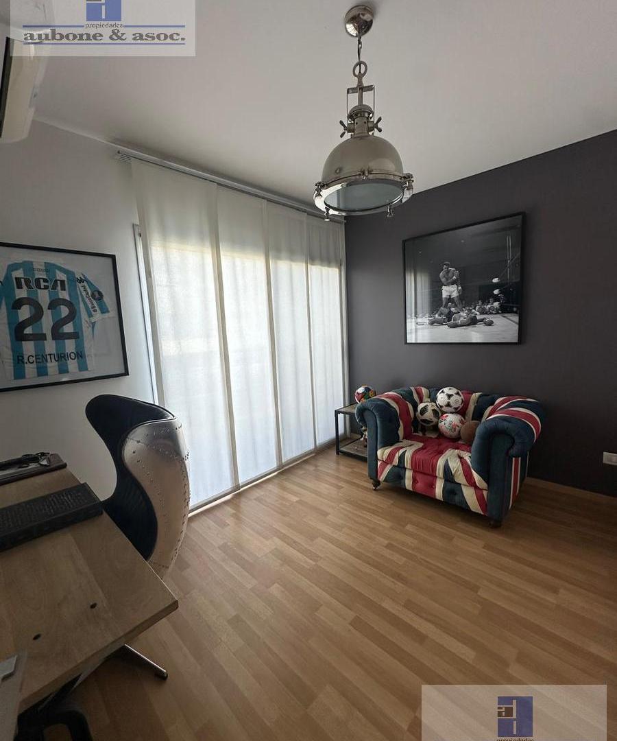 Foto de Triplex en venta, 5 ambientes y dos cocheras OPORTUNIDAD!, imagen 2
