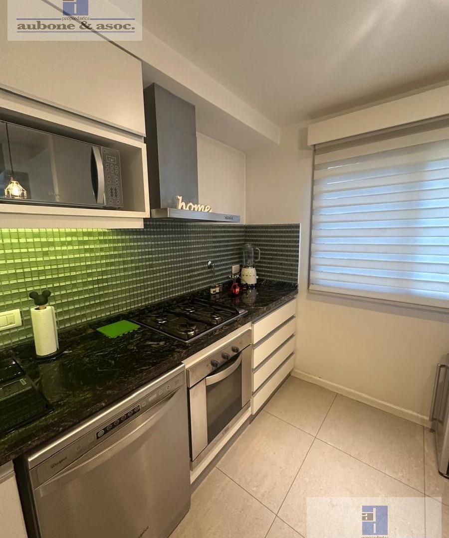 Foto de venta Triplex de 5 ambientes y dos cocheras. OPORTUNIDAD!, imagen 3