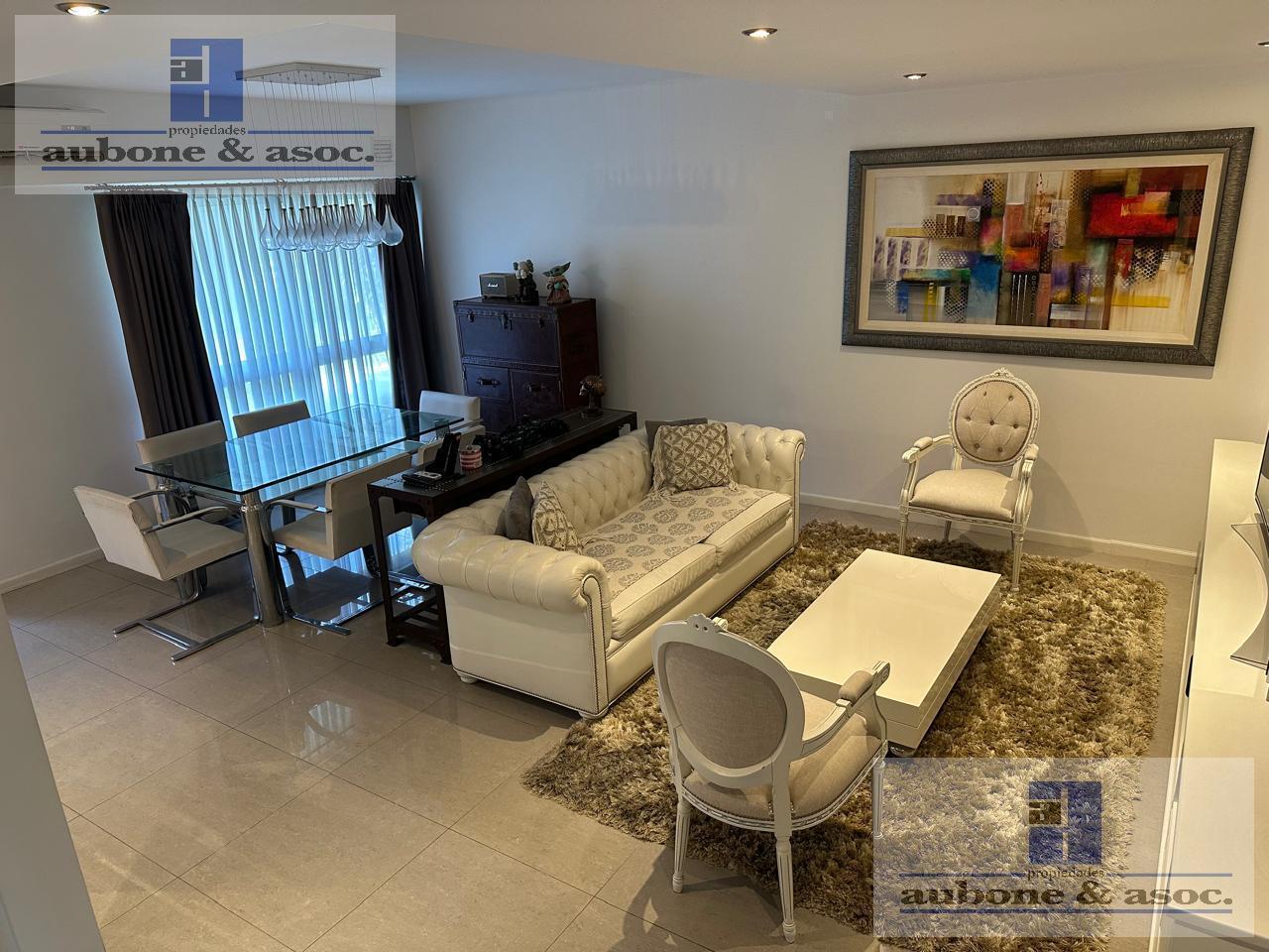Foto de venta Triplex de 5 ambientes y dos cocheras. OPORTUNIDAD!, imagen 2