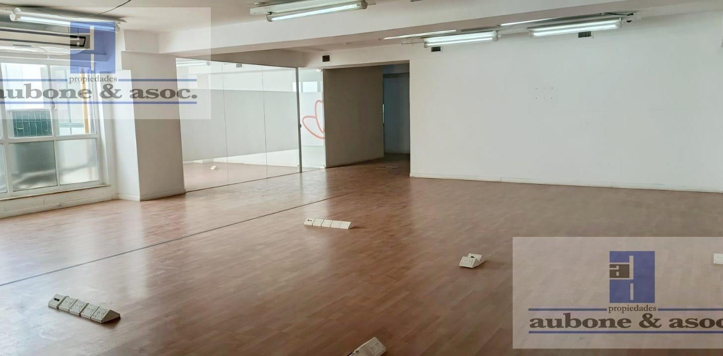 Foto de Edificio de categoría, muy buen estado general., imagen 4