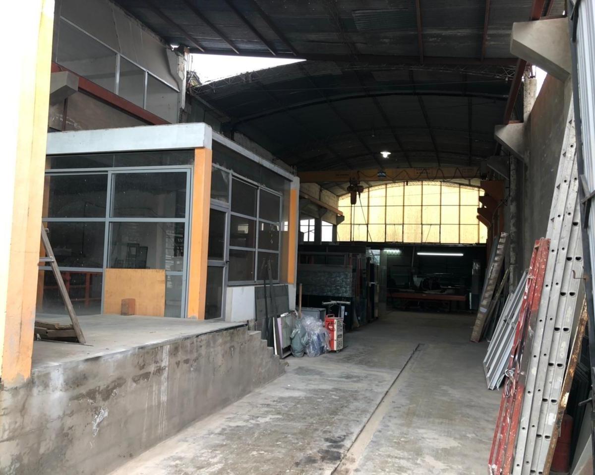 VENTA GALPON Y CASA CON GRAN LOTE ZONA INDUSTRIAL