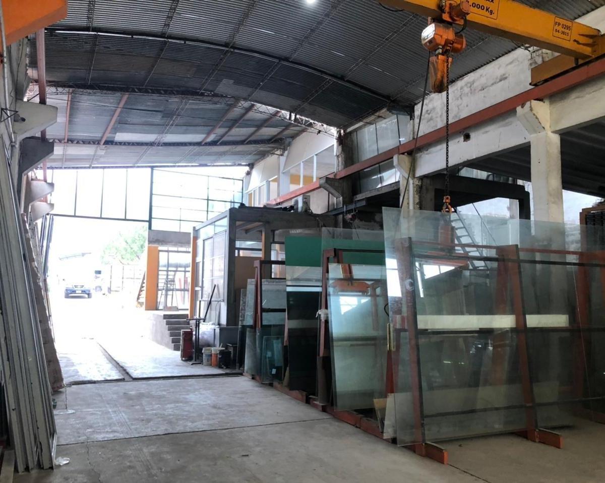 Foto de VENTA GALPON Y CASA CON GRAN LOTE ZONA INDUSTRIAL, imagen 2