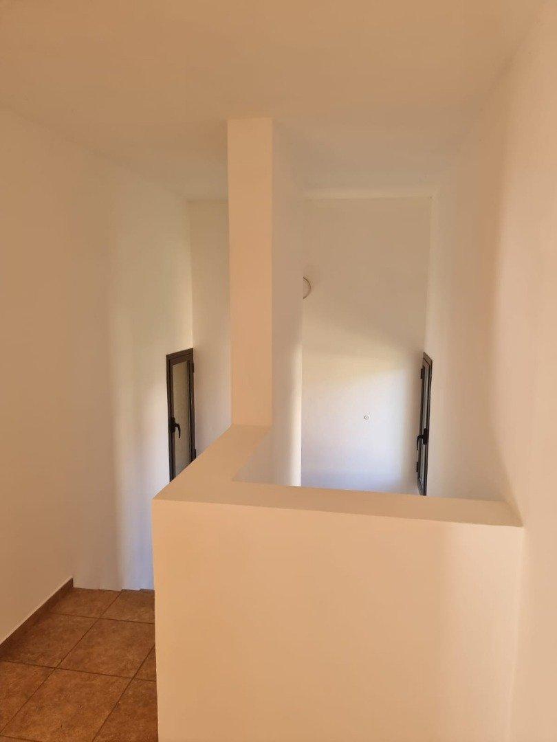 Imperdible, Hermosa Casa a Estrenar en Tanti a La Venta 4