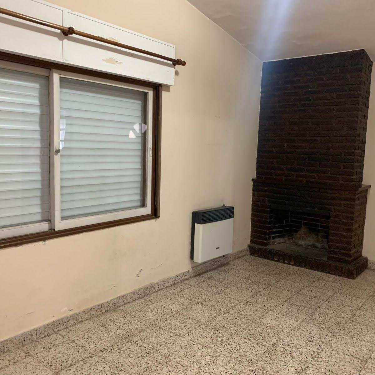 CASA EN VENTA BARRIO LA QUINTA( ACEPTA PERMUTA DTO MENOR EN VCP)