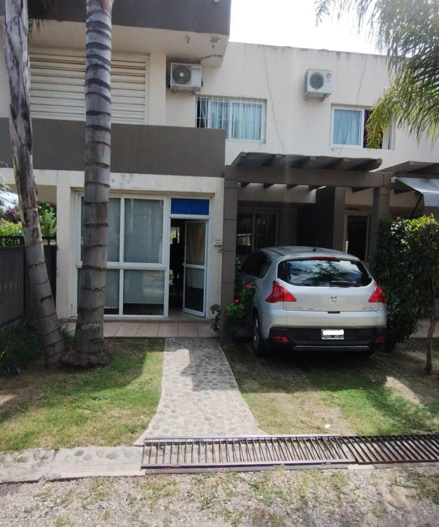 SE VENDE DUPLEX DOS DORMITORIOS