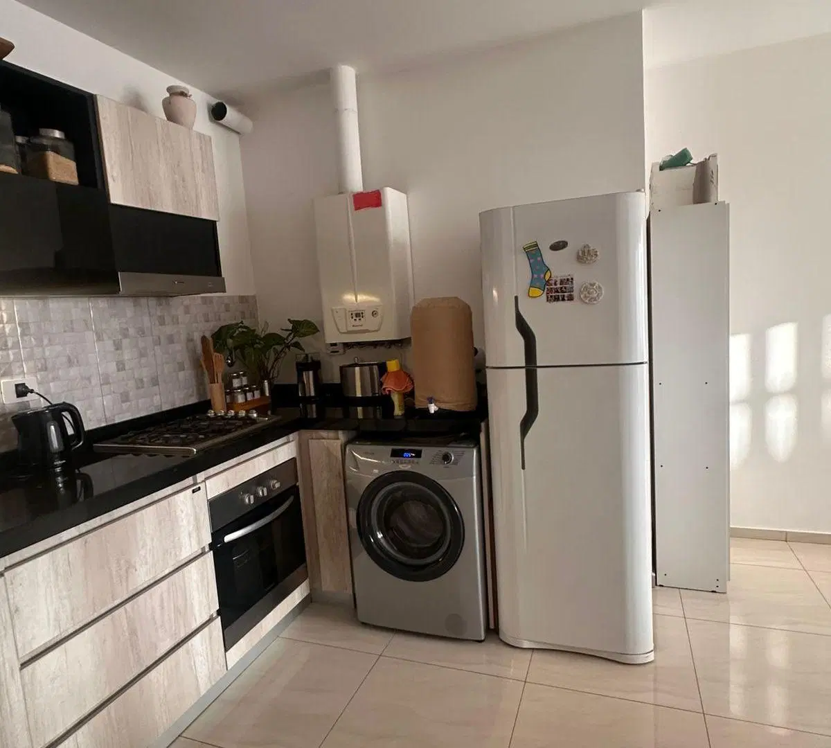 Se vende departamento dos dormitorios en edificio de categoria 3