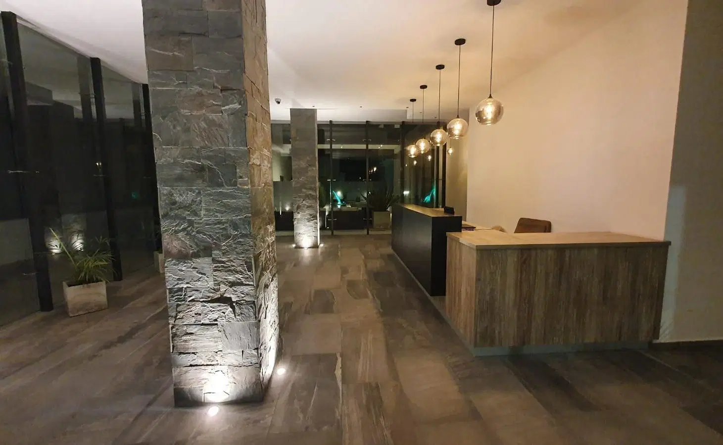 Se vende departamento dos dormitorios en edificio de categoria 1