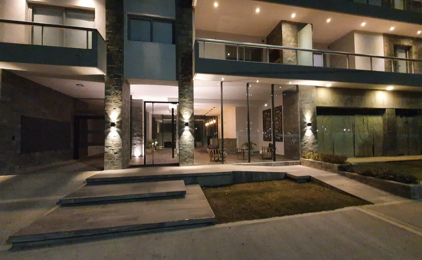 Se vende departamento dos dormitorios en edificio de categoria 2