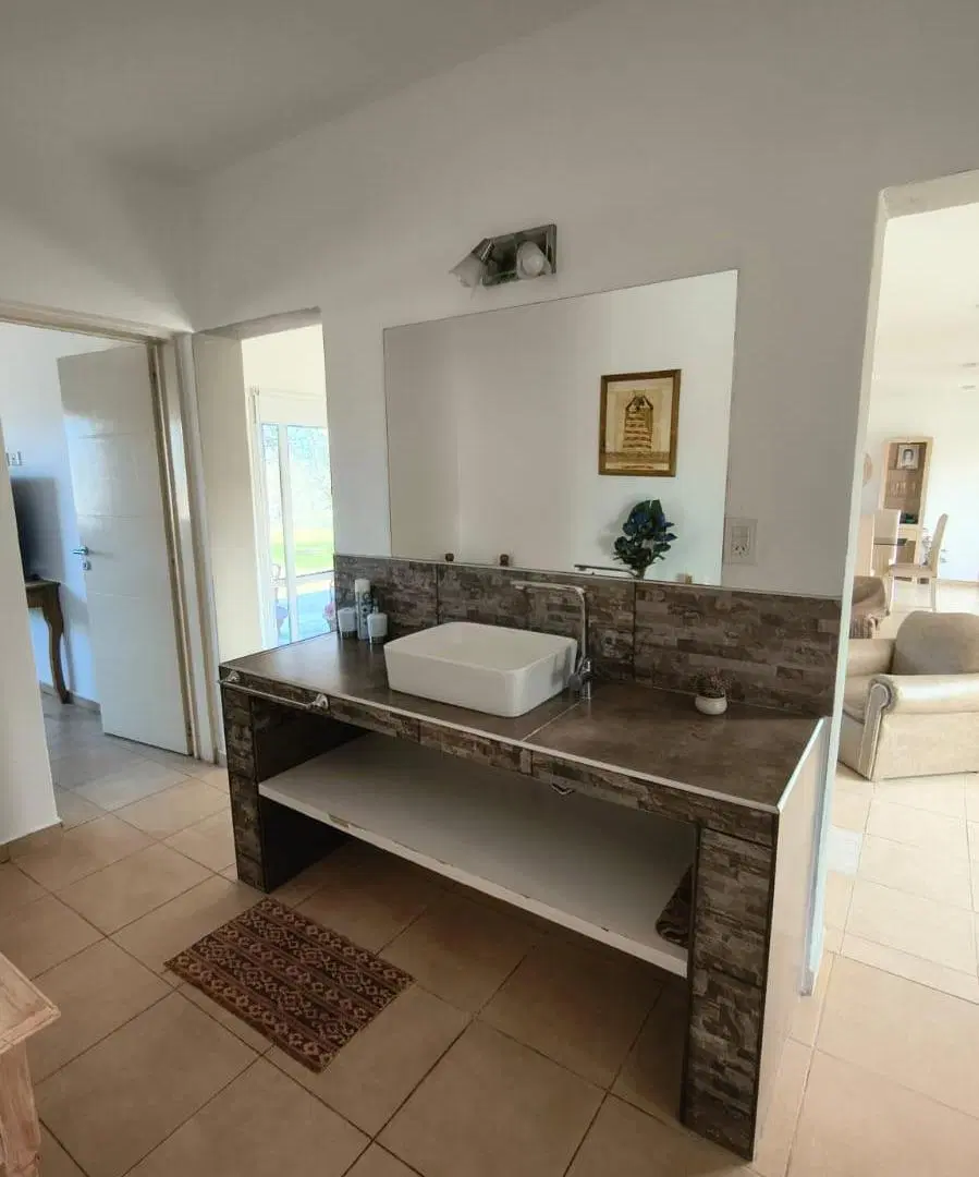 SE VENDE CASA EN CARLOS PAZ GOLF 8