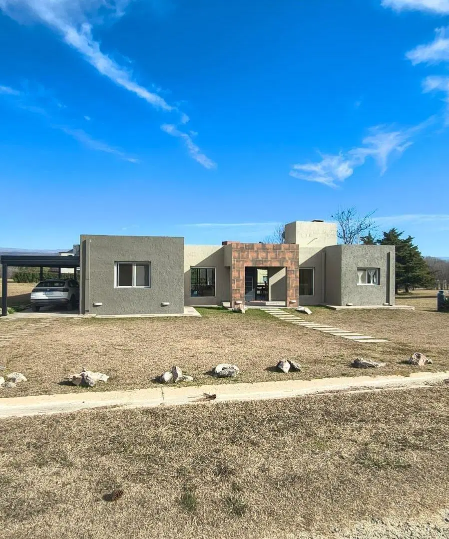 SE VENDE CASA EN CARLOS PAZ GOLF 5