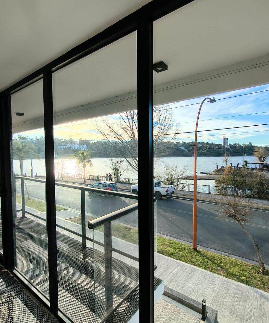 Foto de SE VENDE LOCAL COMERCIAL SOBRE COSTANERA DE VILLA CARLOS PAZ, imagen 4