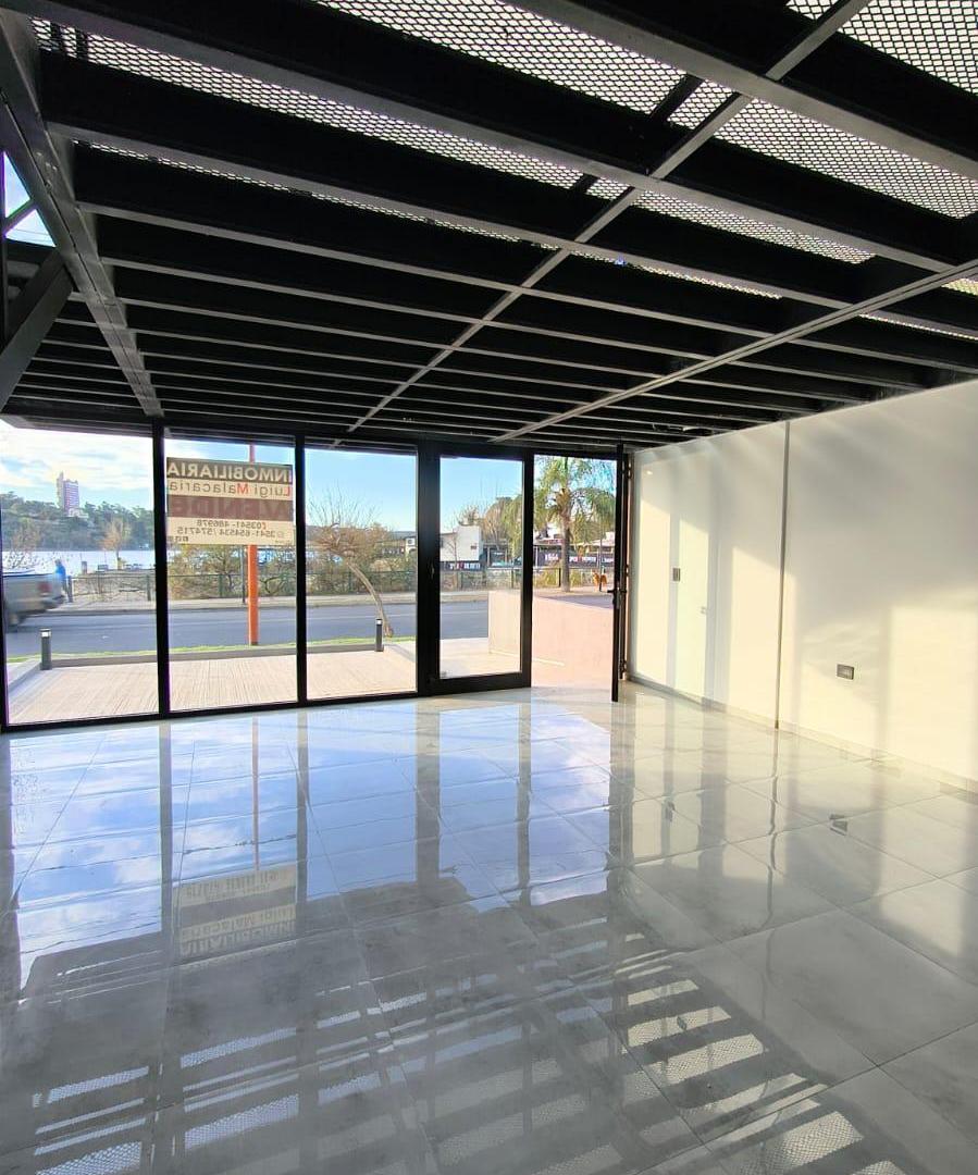 Foto de SE VENDE LOCAL COMERCIAL SOBRE COSTANERA DE VILLA CARLOS PAZ, imagen 2