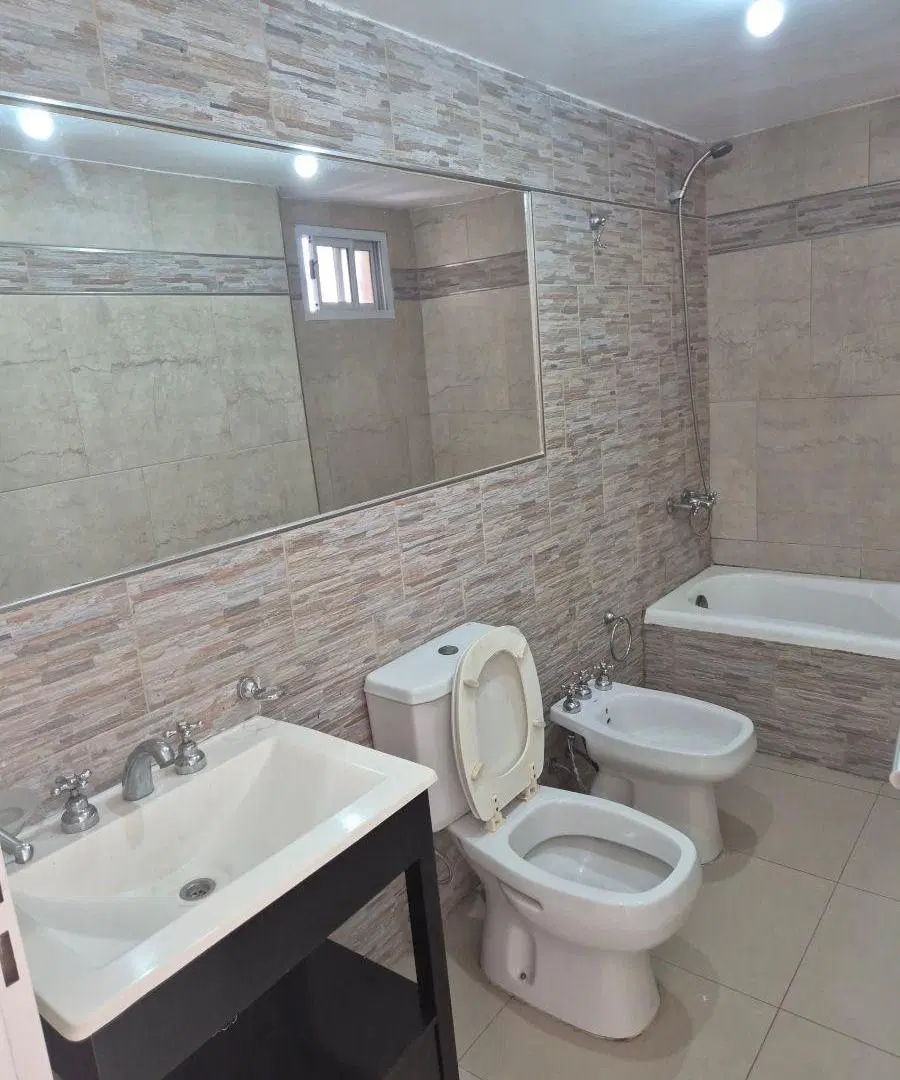 Departamento con regio patio y balcon 76 m² en alquiler en Sáenz Peña 1