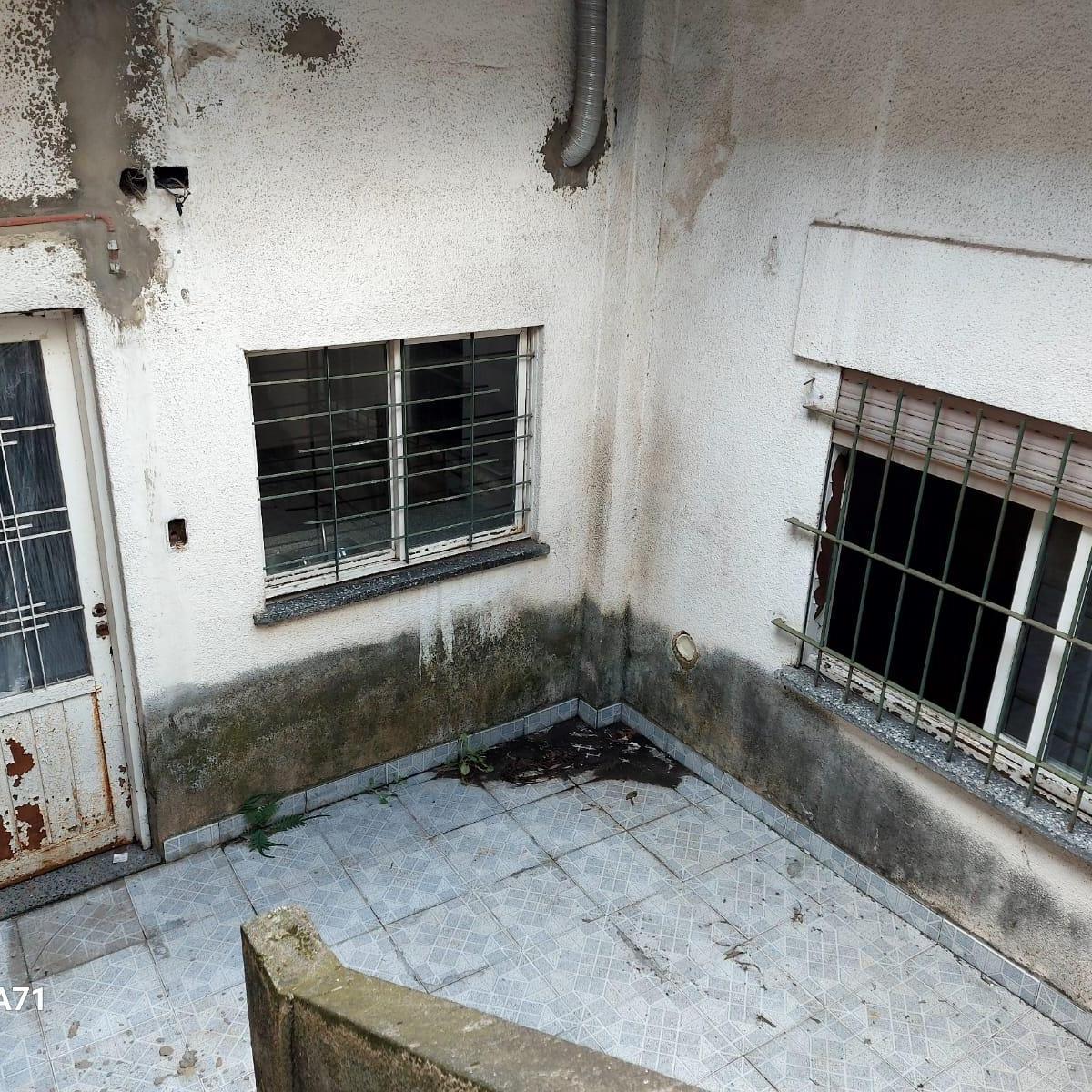 Amplio PH Tipo Casa de 5 Ambientes con Patio, Terraza y en Excelente Ubicacion 2