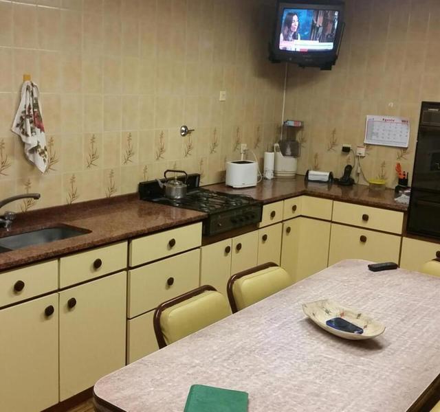 Chalet con Muy Buena Distribucion, Ambientes Amplios, 3 Dorm 3