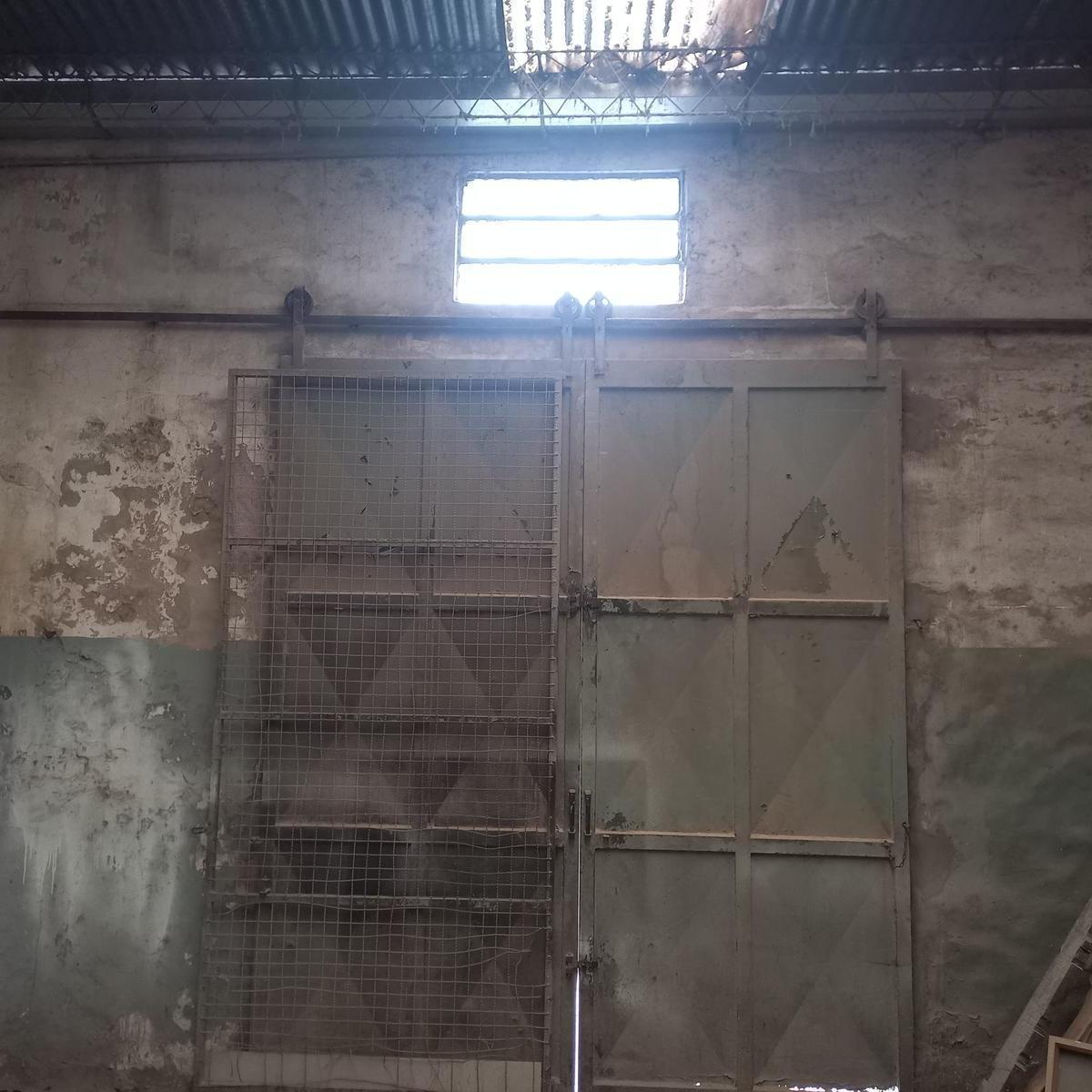 Galpón en Venta en Jose León Suarez 2