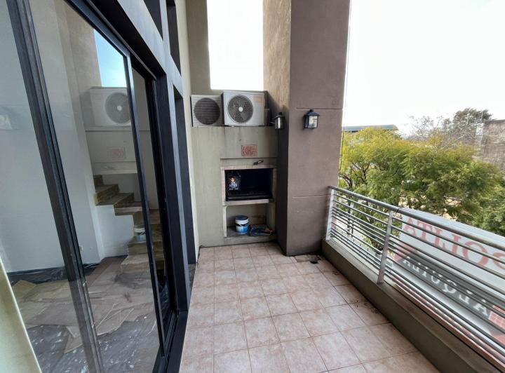 Departamento en La Lucila 4