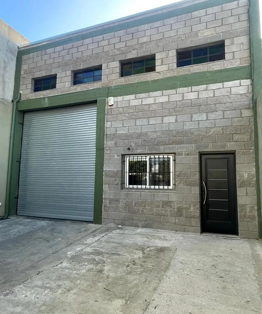 Local/Galpon comercial a estrenar para deposito, distribuidora o comercio, alt de 5 metros 4