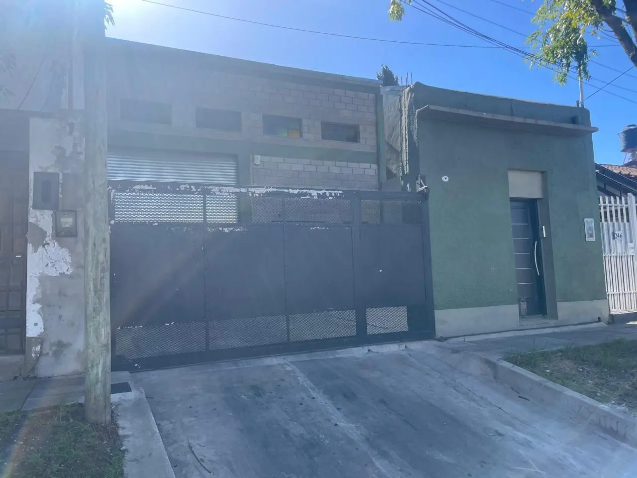 Local/Galpon comercial a estrenar para deposito, distribuidora o comercio, alt de 5 metros 2