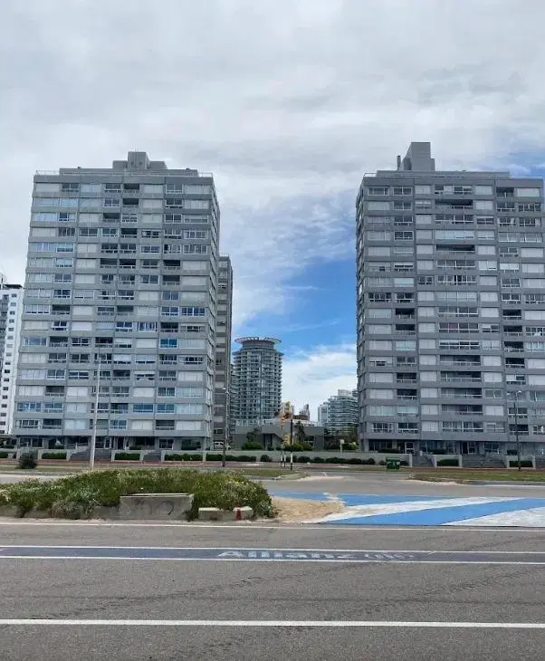 Departamento en Playa Mansa, Punta del Este. 2