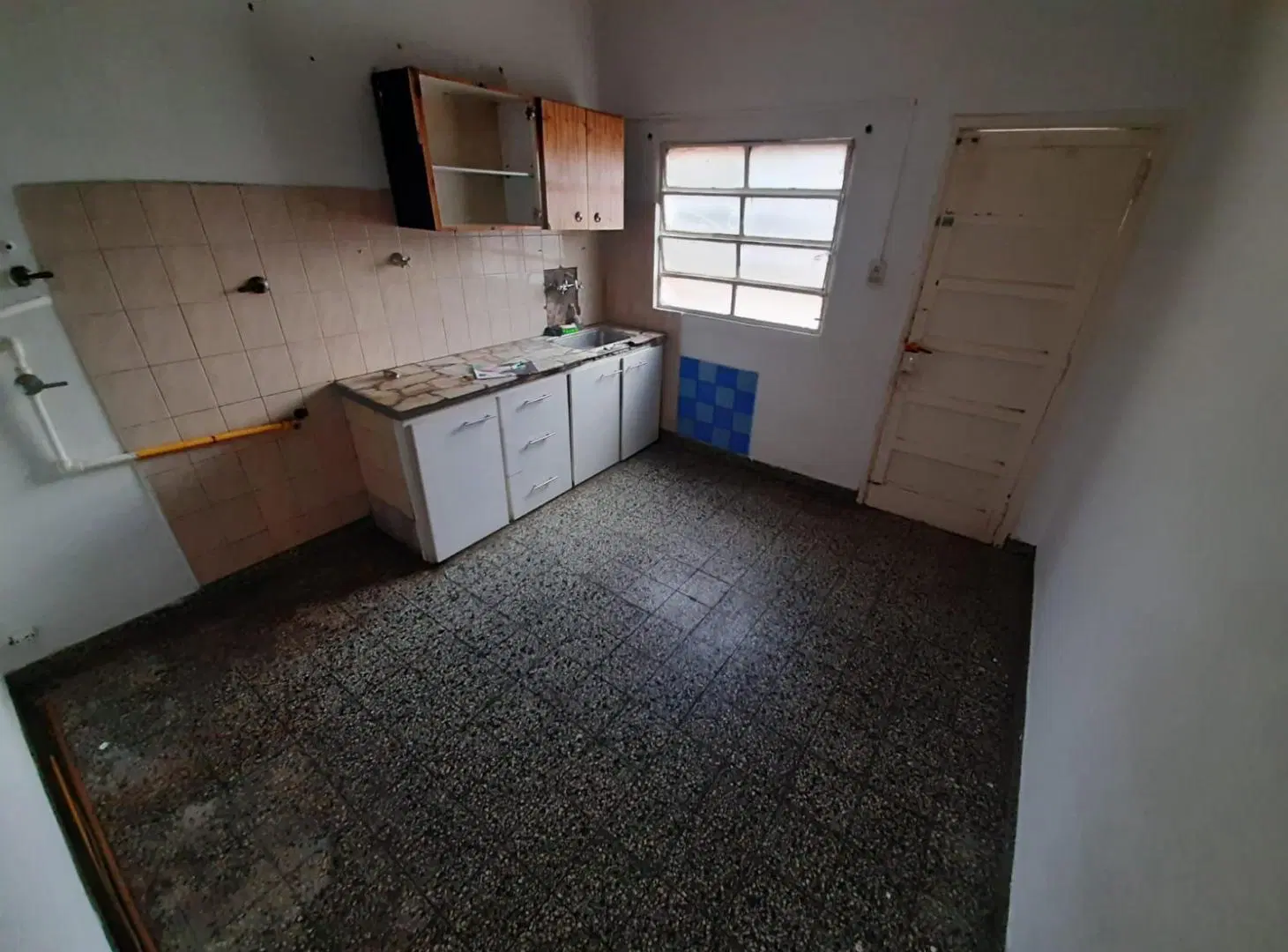 PH en planta baja con jardin, entrada de auto y ambientes amplios, en Jose León Suarez 8