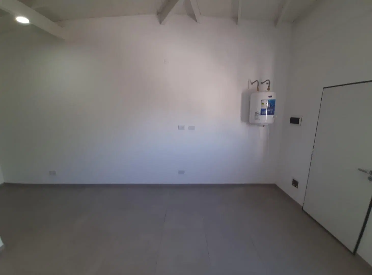 Departamento en Jose León Suarez 3