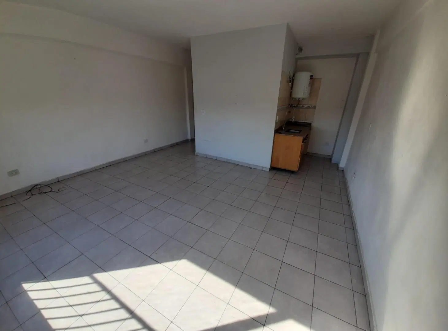Departamento en Jose León Suarez 3