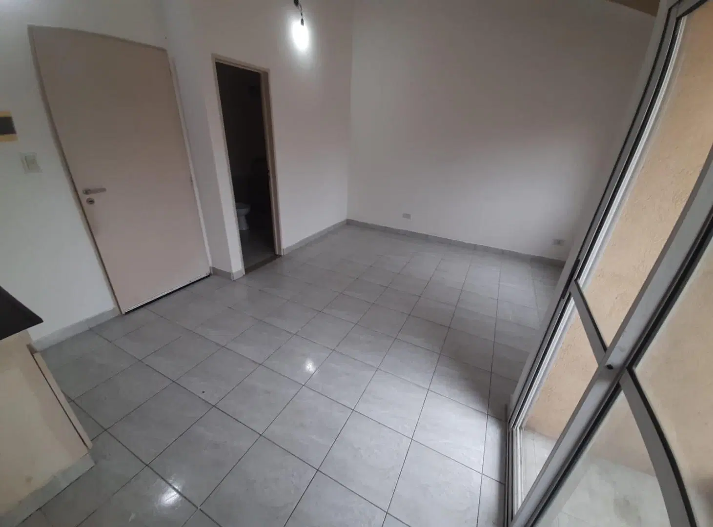Monoambiente en Alquiler en Jose León Suarez 2