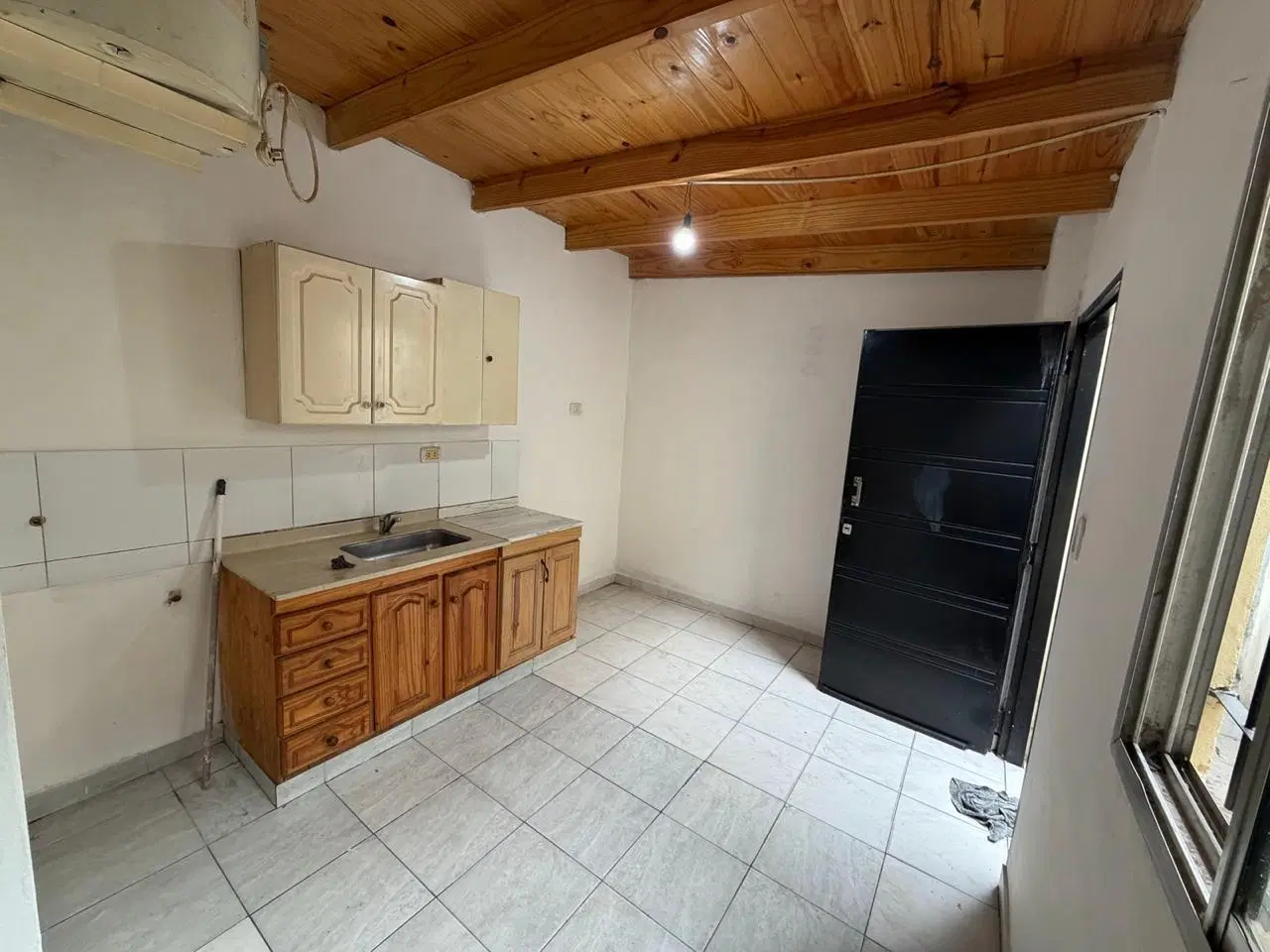 Departamento en Jose León Suarez 4