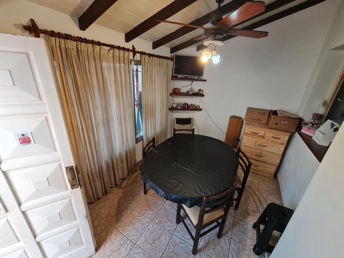 Foto de Chalet de 3 ambientes en lote propio, con entrada para varios autos, imagen 4