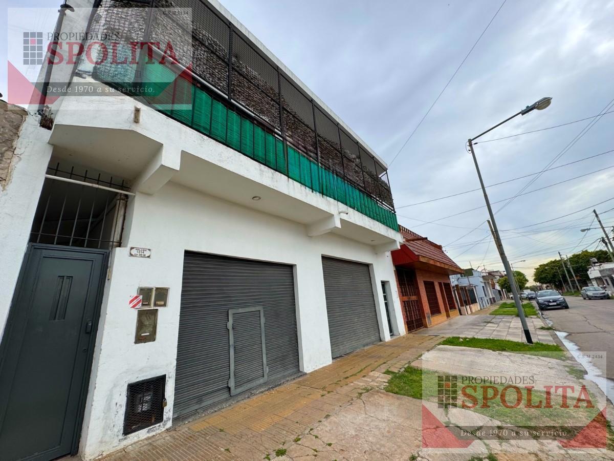 Foto de Casa multifamiliar 2 viviendas y dos locales a 1 cuadra de Sarratea!, imagen 2