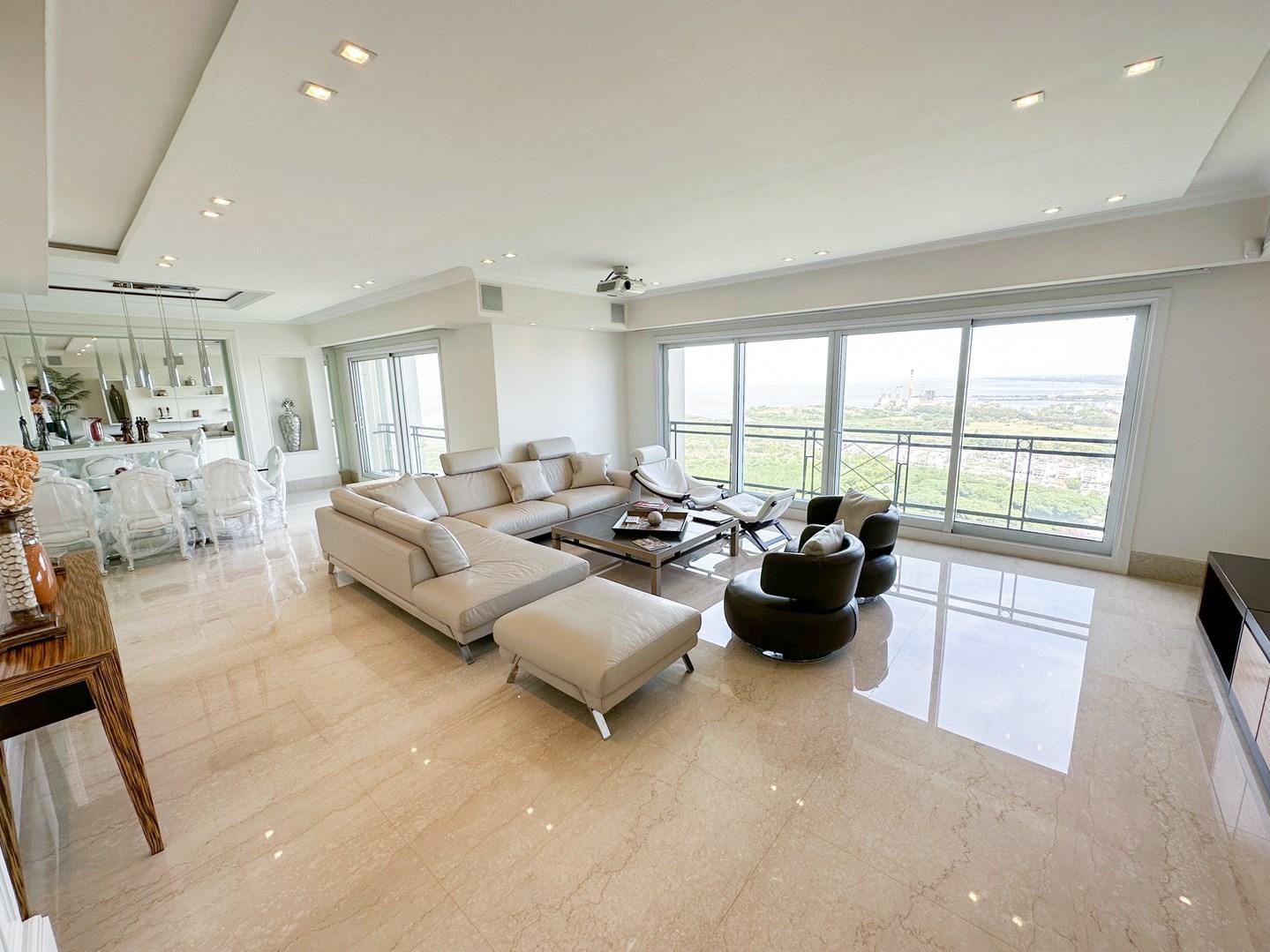 5 AMBIENTES EN CHATEAU PUERTO MADERO. PISO ALTO. 2 COCHERAS