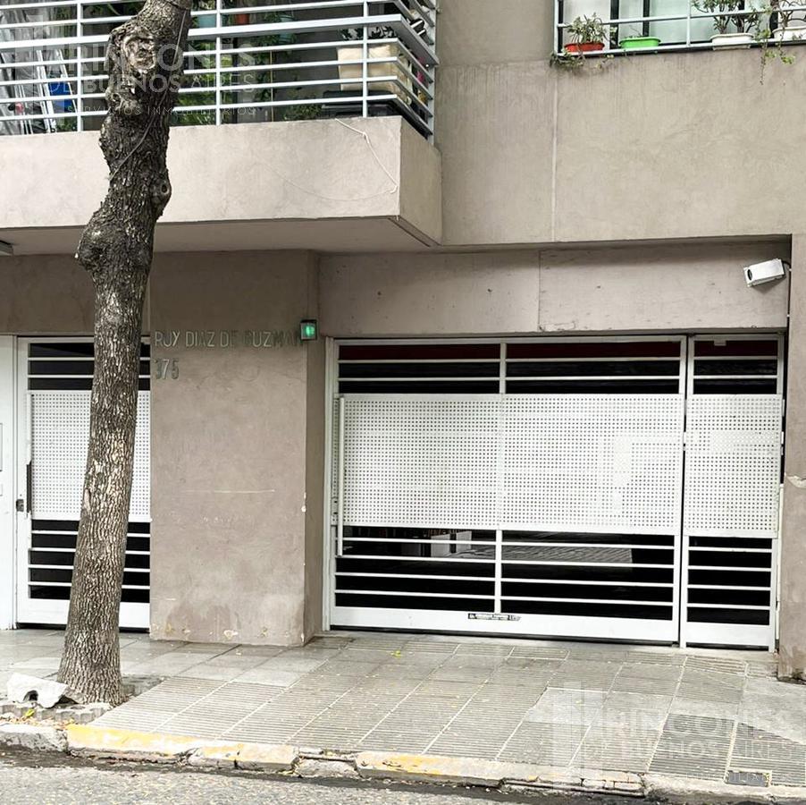 Cómoda Cochera Cubierta en Barracas 2