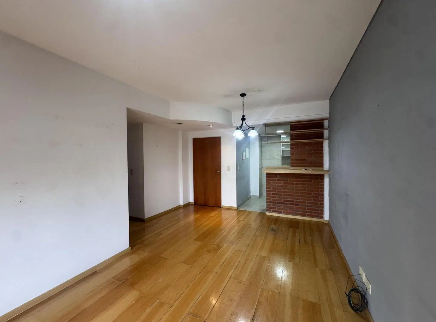 Semipiso 3 amb c/ balcón y vista abierta | Cocina independiente | Flores 1
