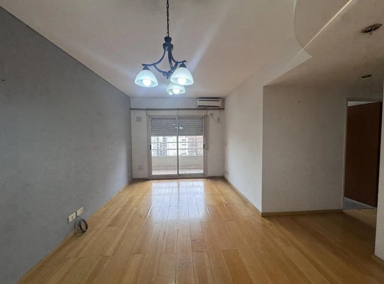 Semipiso 3 amb c/ balcón y vista abierta | Cocina independiente | Flores 2