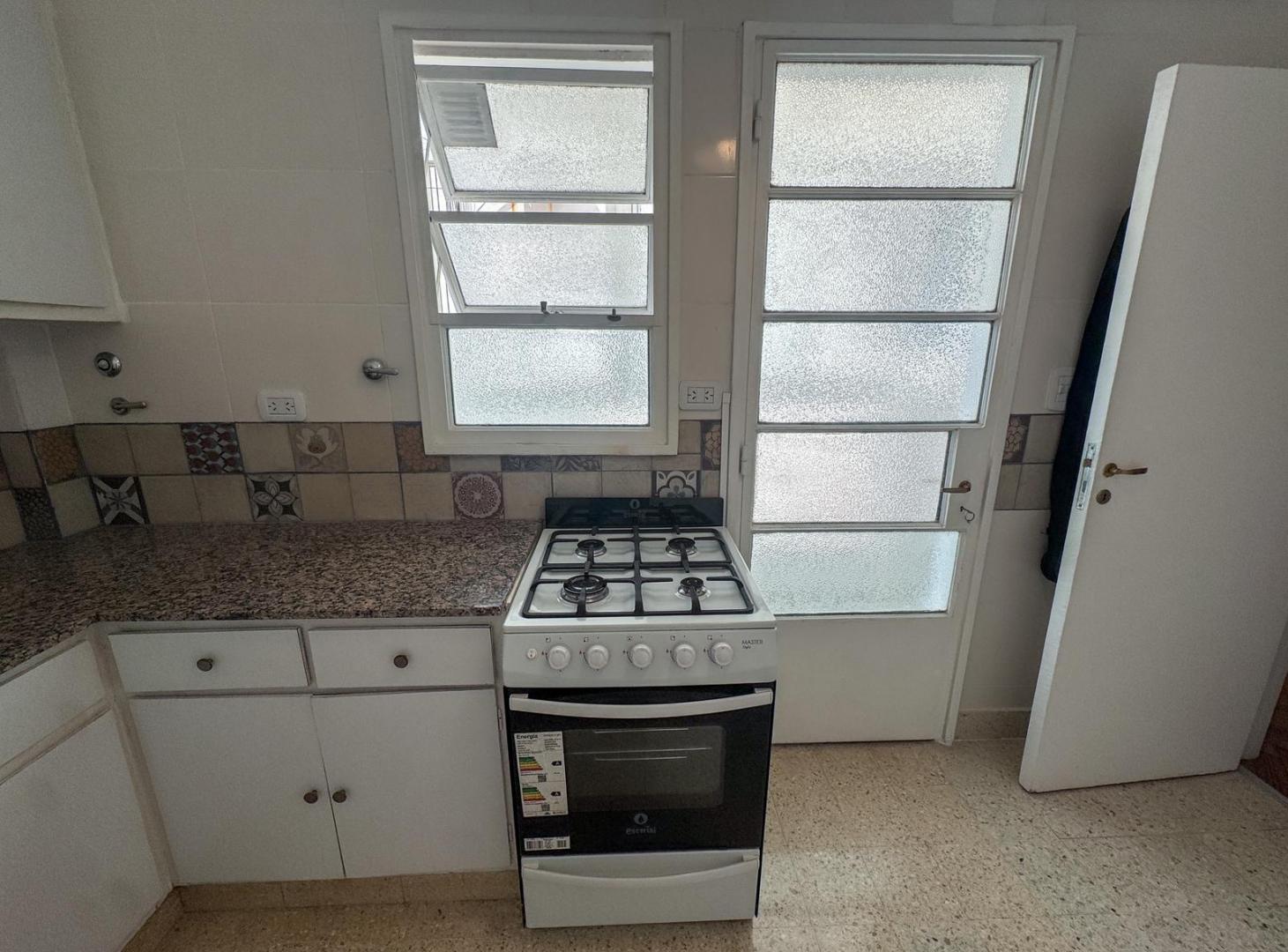 Foto de Monoambiente reciclado - cocina independiente – Zona UADE / UAI, imagen 3