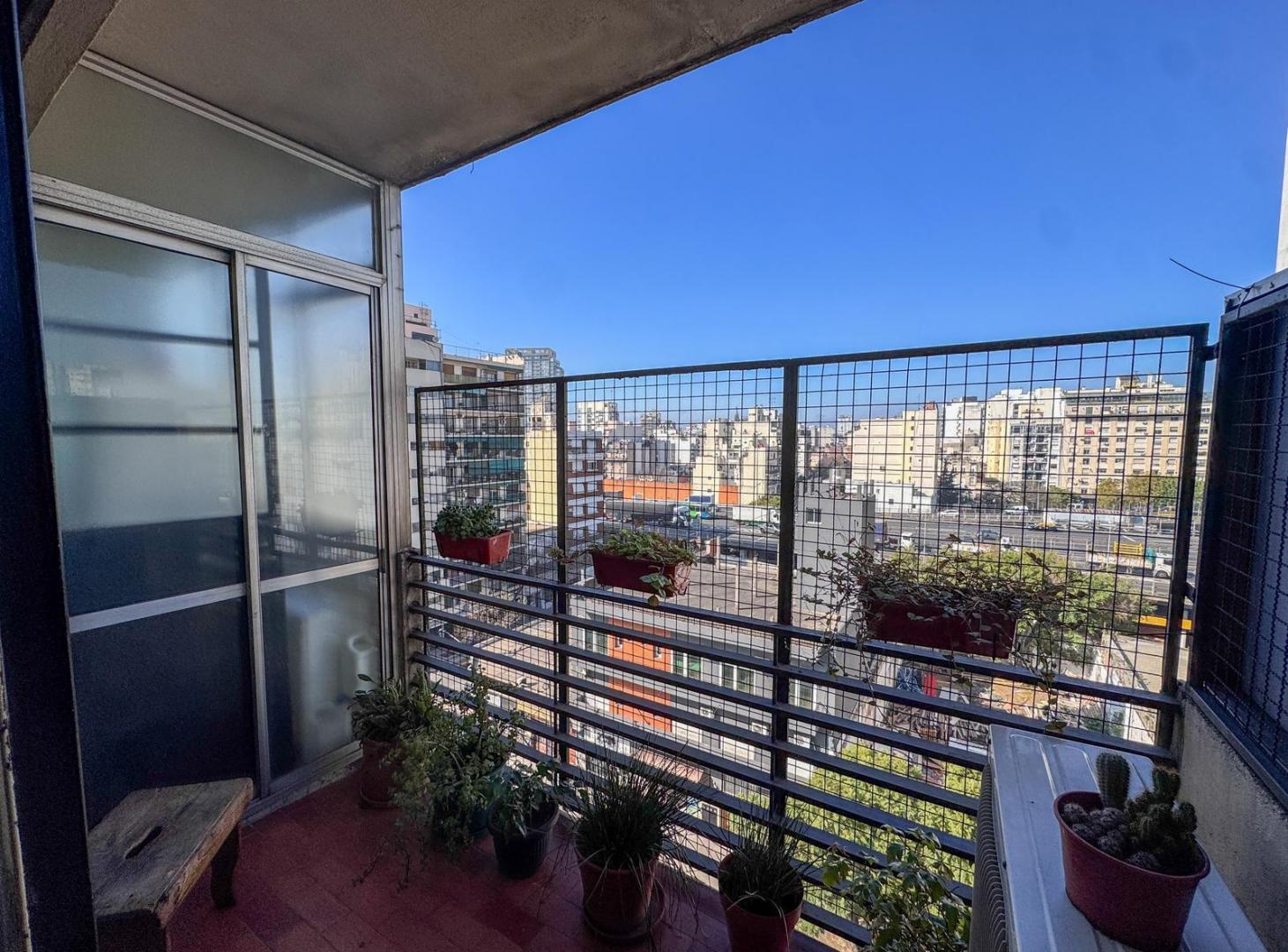 Foto de 3 ambientes al frente con balcón y vista abierta - Apto crédito, imagen 2