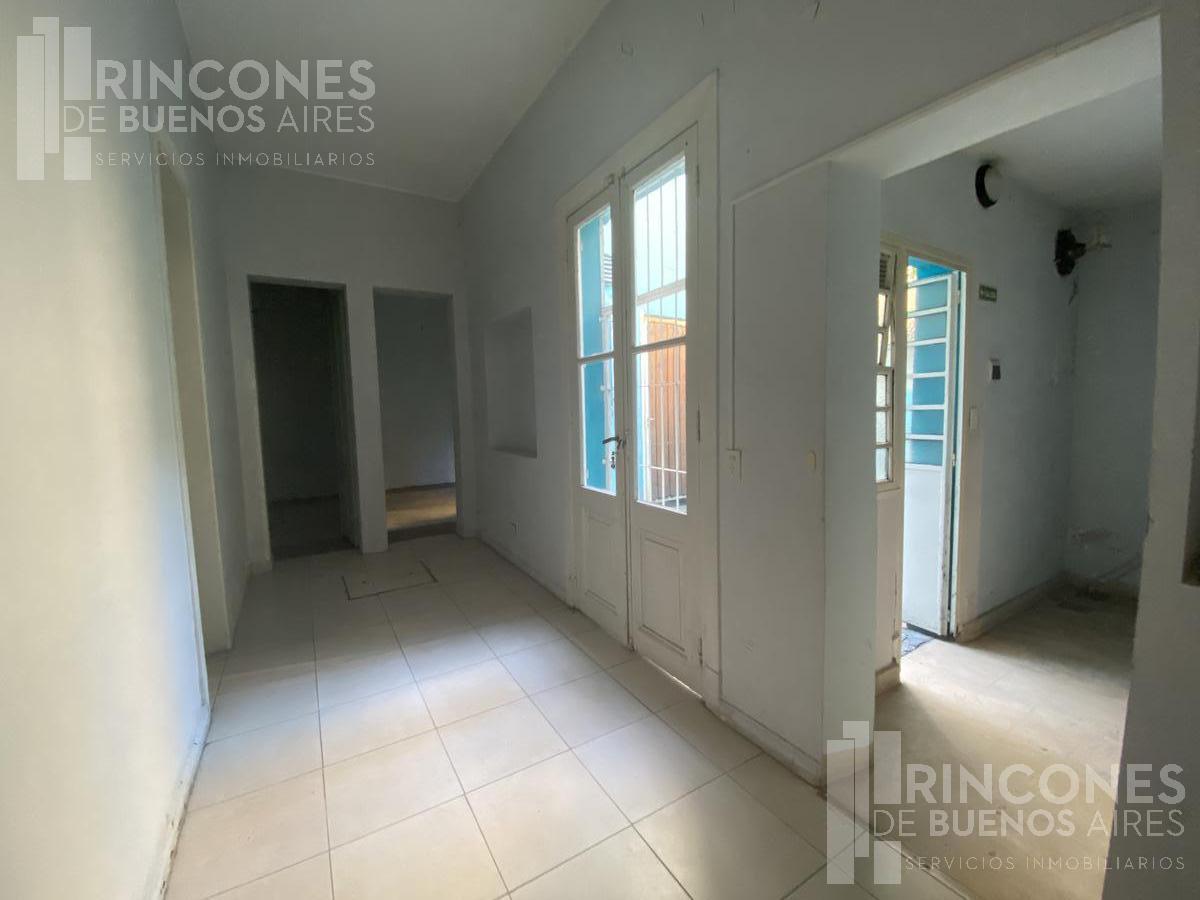 Foto de CASA DE DOS PLANTAS SOBRE LOTE PROPIO — 251 m², imagen 5