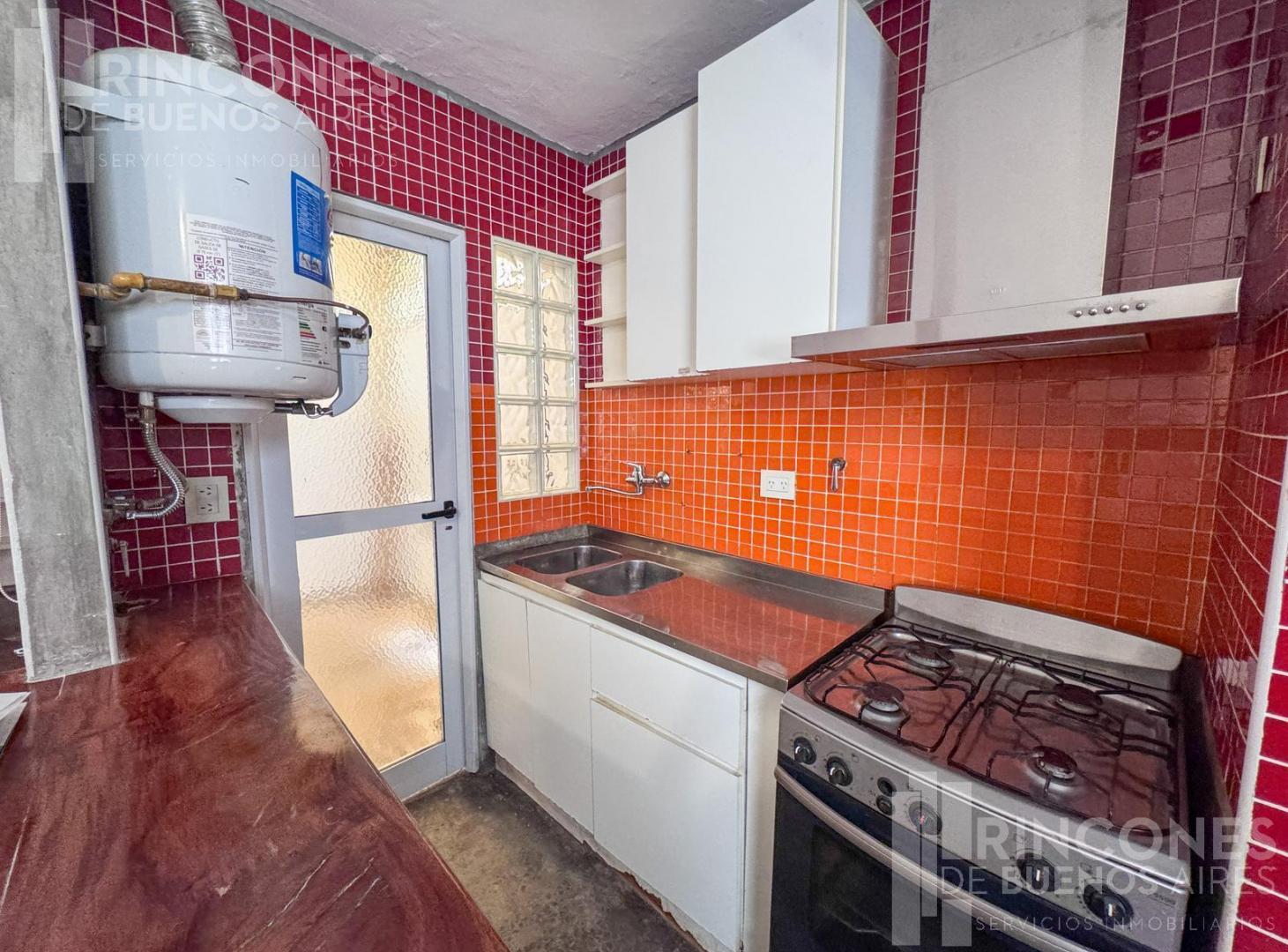 Foto de PH tipo loft con entrepiso y patio – Contrafrente silencioso – Venta, imagen 5