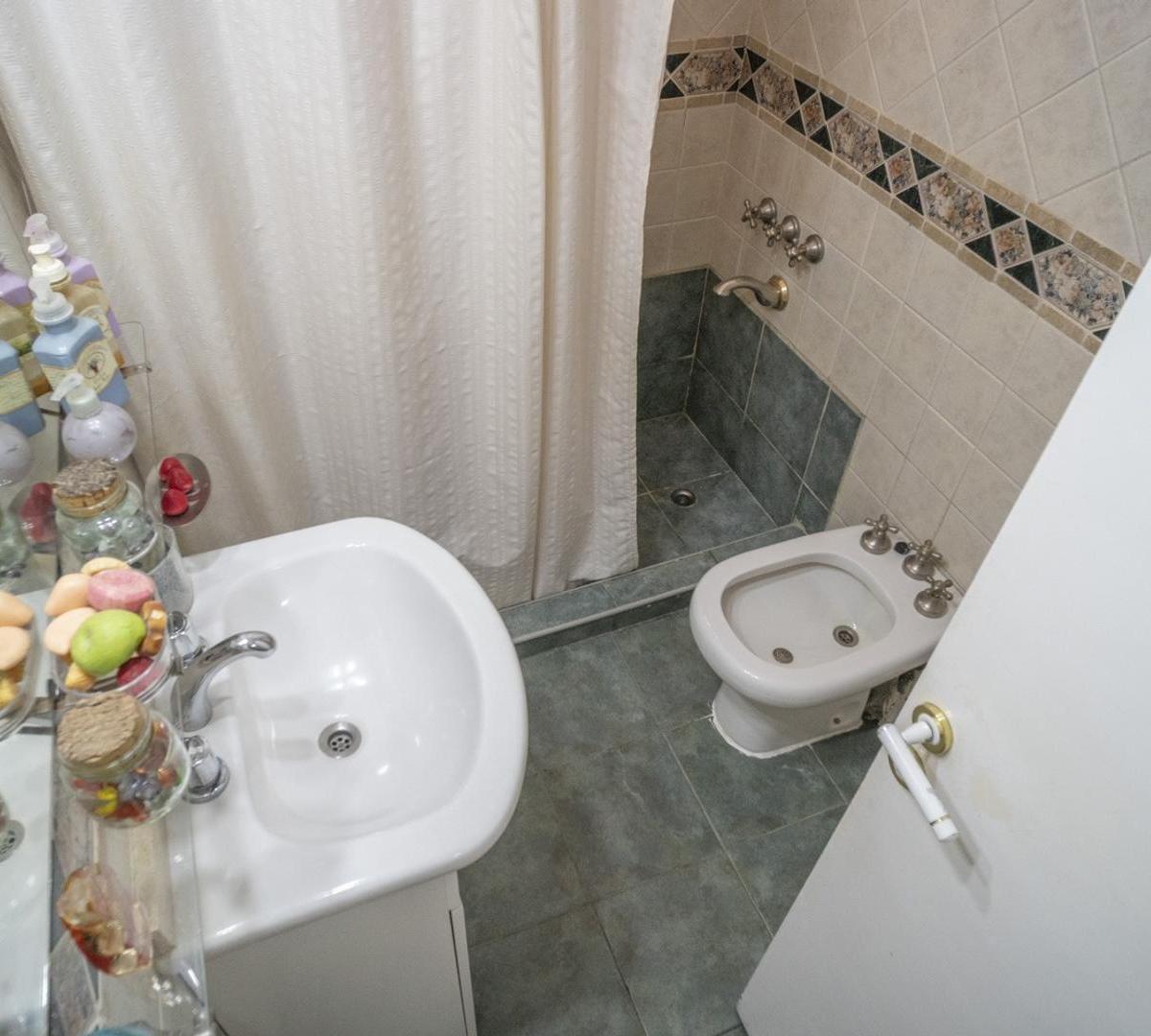 Luminoso 4 Amb | Amplia Cocina | Toilette | Balcón Corrido 3