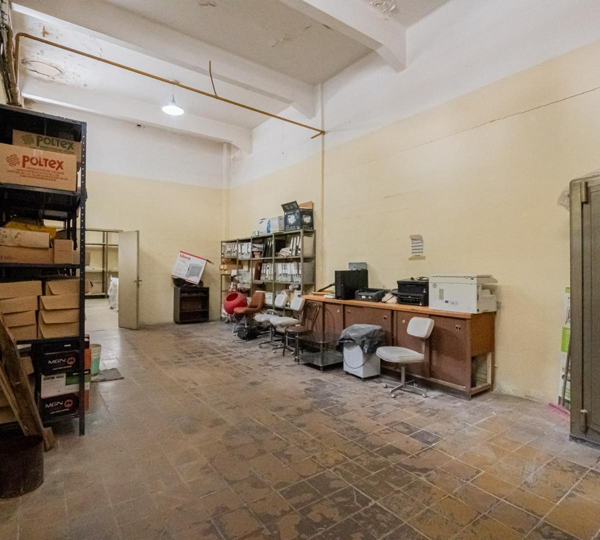 Único E Inmensurable Lote / Local de 43,25 m X 55,94 m 2